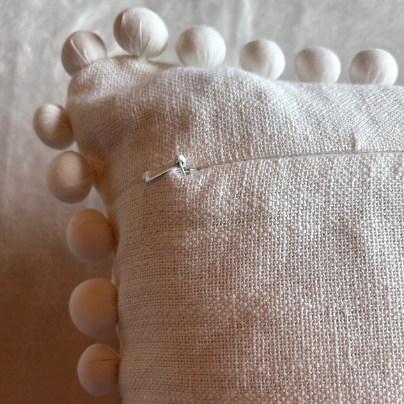 BALLARD DESIGNS Phoebe Pom Pom Lumbar Pillow White 12x20 Down Insert - Picture 4 of 8